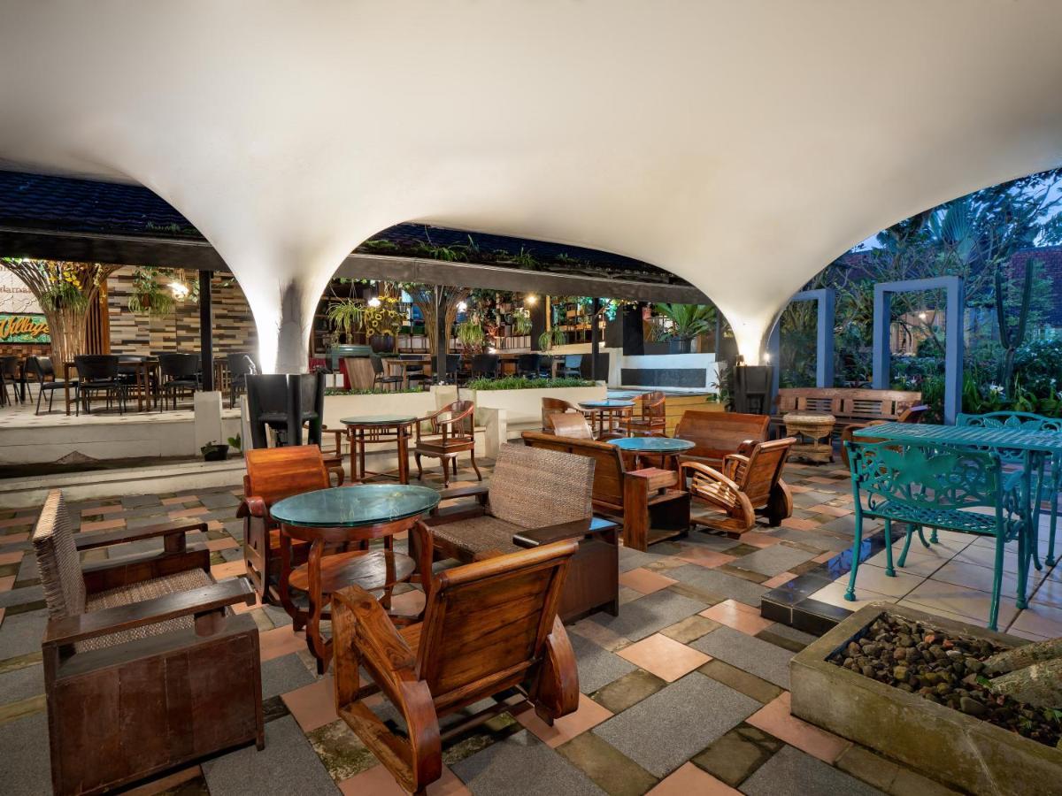 The Village Resort בוגור מראה חיצוני תמונה